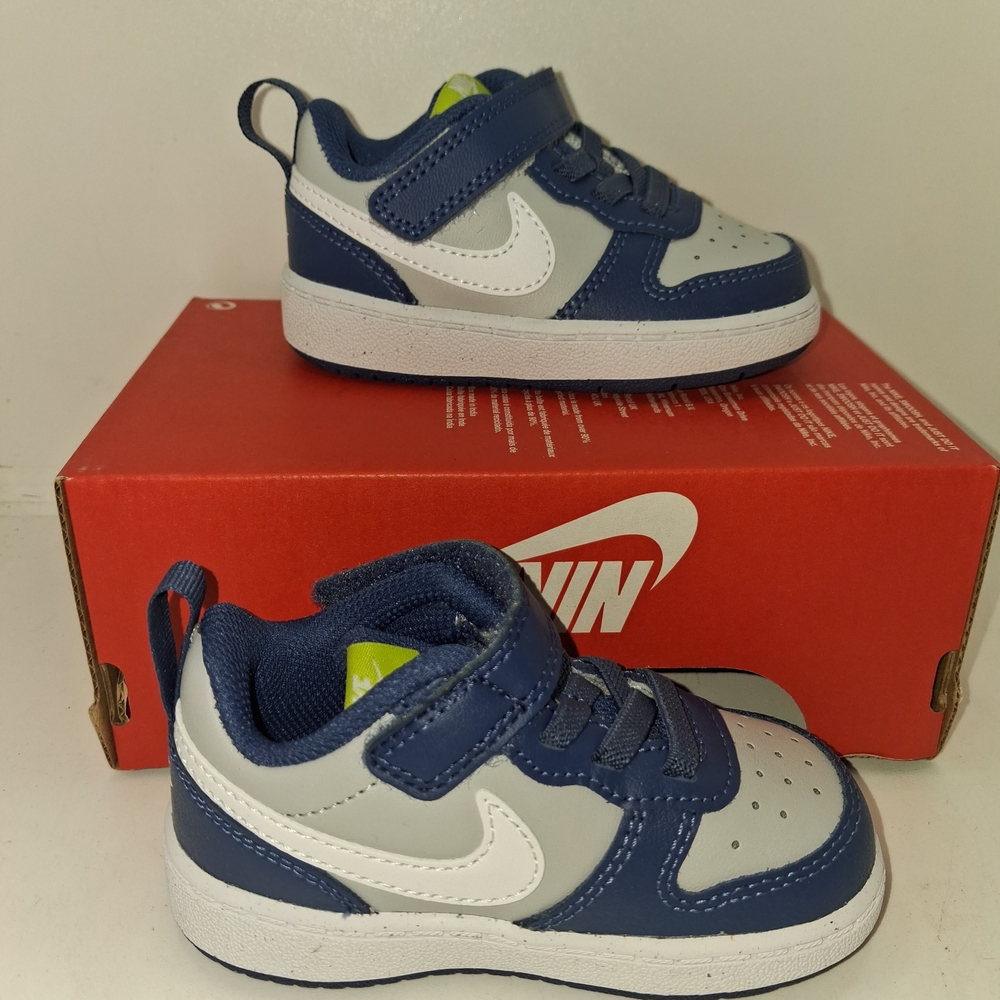 Nike Kids Navy, Gray and White Low-Top Sneakers